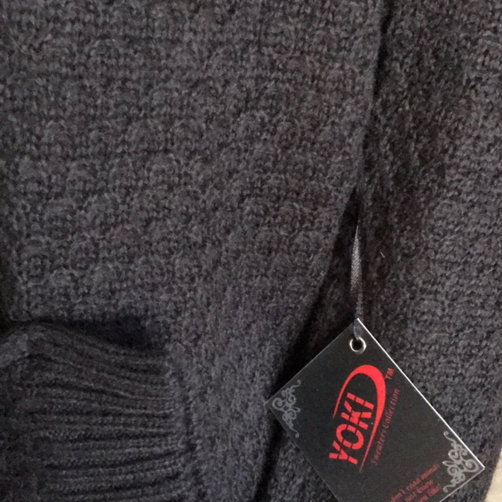 Soft and cozy sweater - Picture 4 of 5